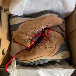 Columbia Women’s Newton Ridge™ Plus Waterproof Amped Hiking Boot